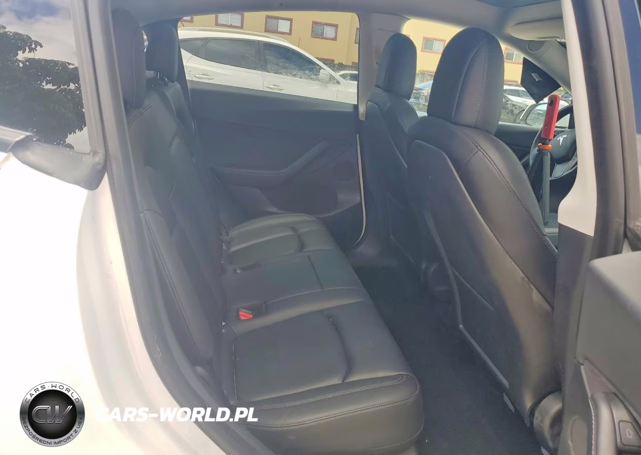 2021 Tesla Model Y VIN:5YJYGDEE0MF176810 - 10