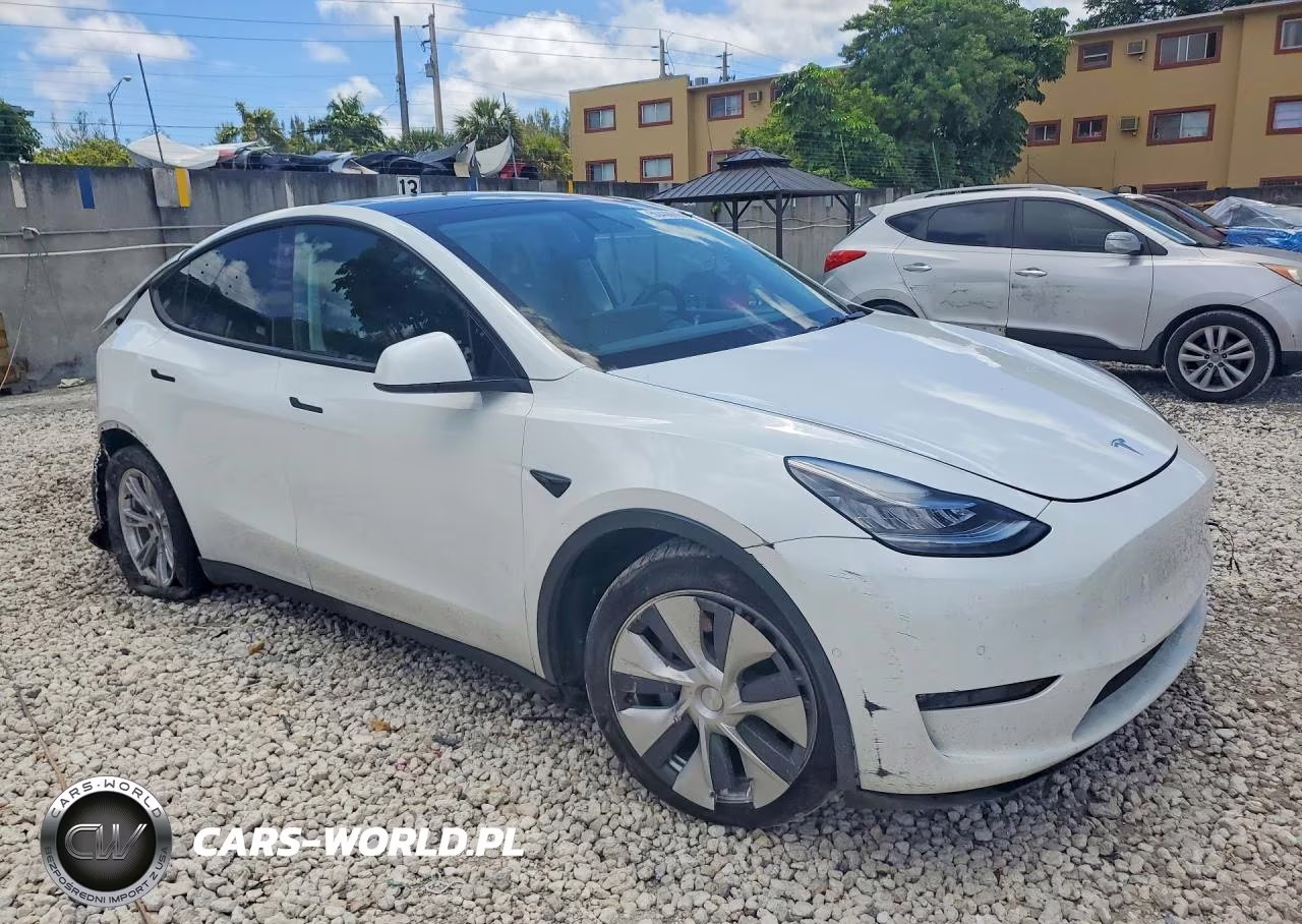 2021 Tesla Model Y VIN:5YJYGDEE0MF176810 - 4