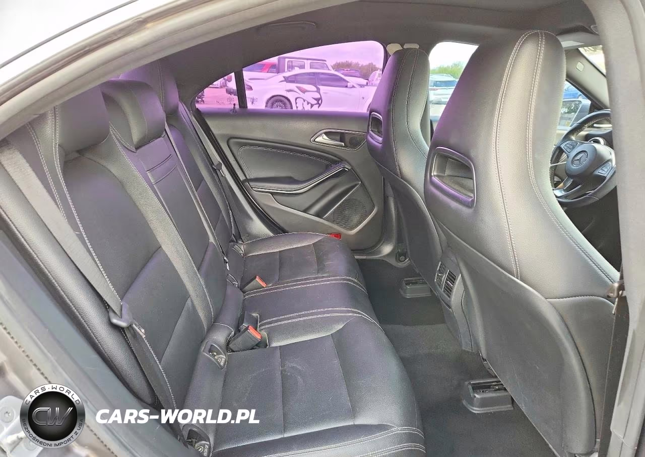 2018 Mercedes-Benz Cla 250 VIN:WDDSJ4EB6JN573938 - 10