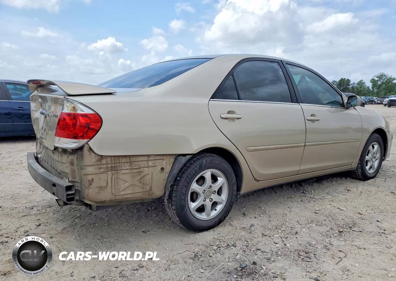 2005 Toyota Camry Le VIN:4T1BE32K15U633368 - 3