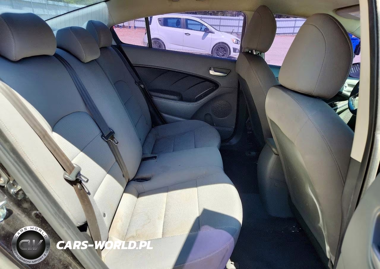 2018 Kia Forte Lx VIN:3KPFK4A79JE203968 - 10