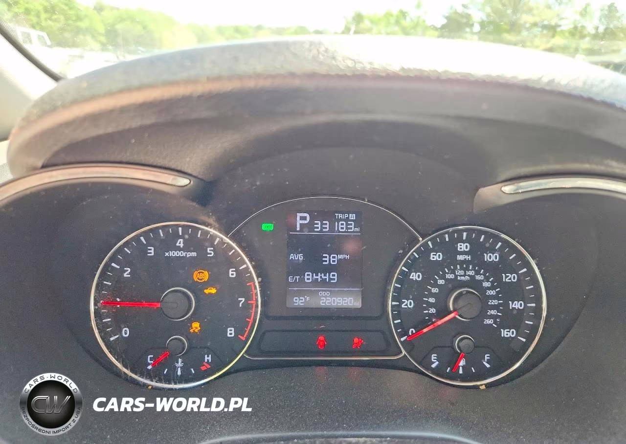 2018 Kia Forte Lx VIN:3KPFK4A79JE203968 - 9