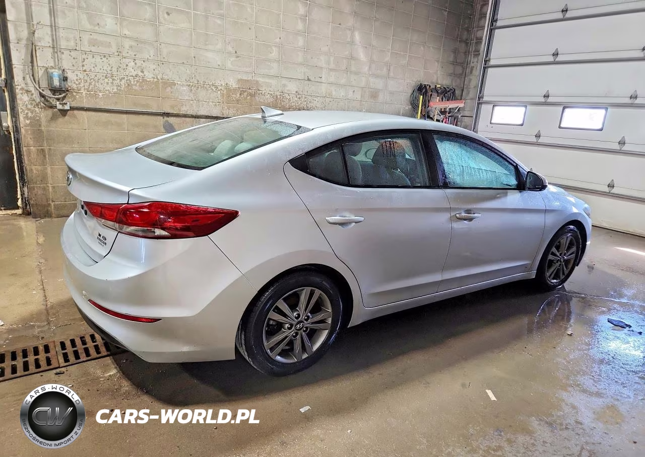 2018 Hyundai Elantra Sel VIN:5NPD84LF1JH358293 - 3