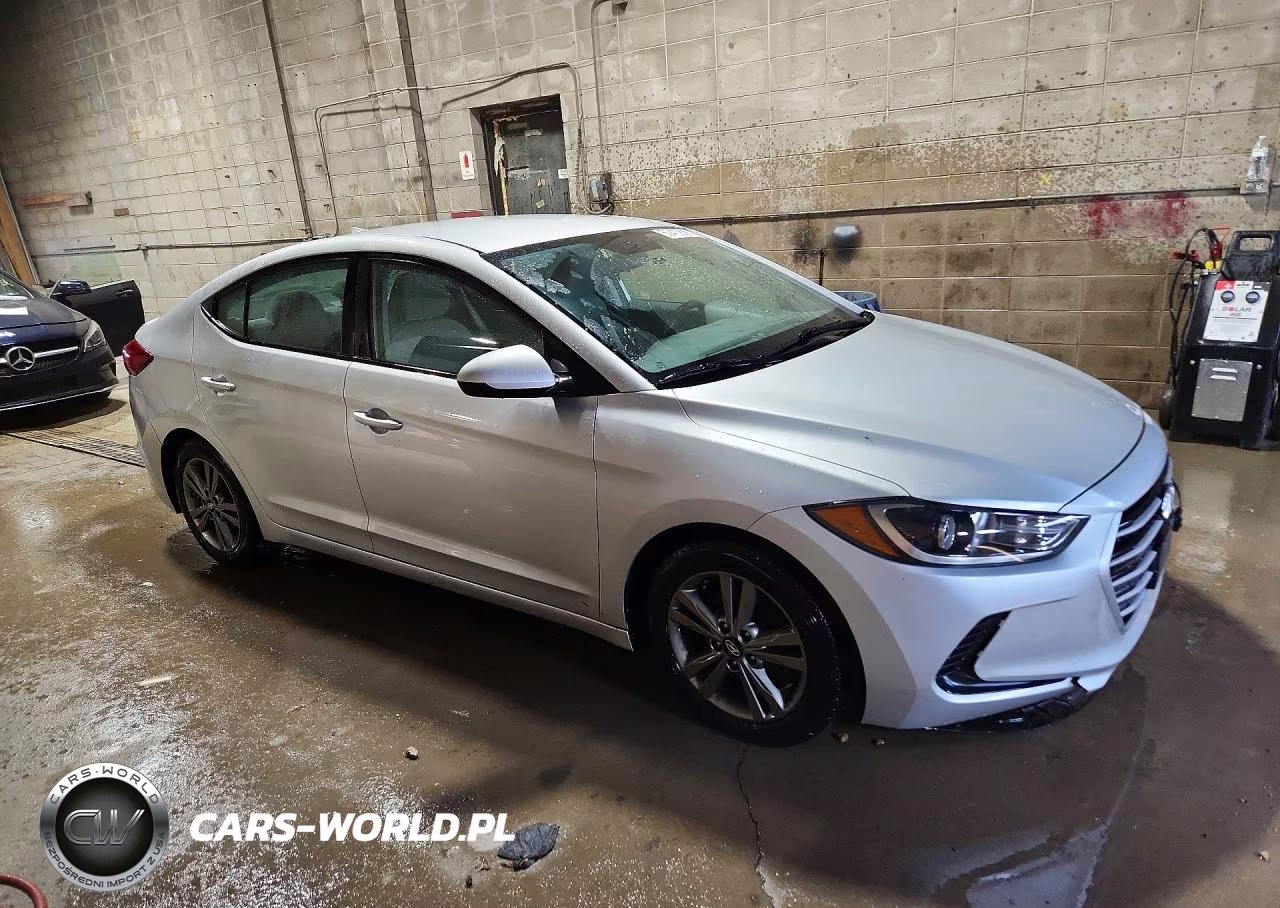 2018 Hyundai Elantra Sel VIN:5NPD84LF1JH358293 - 4