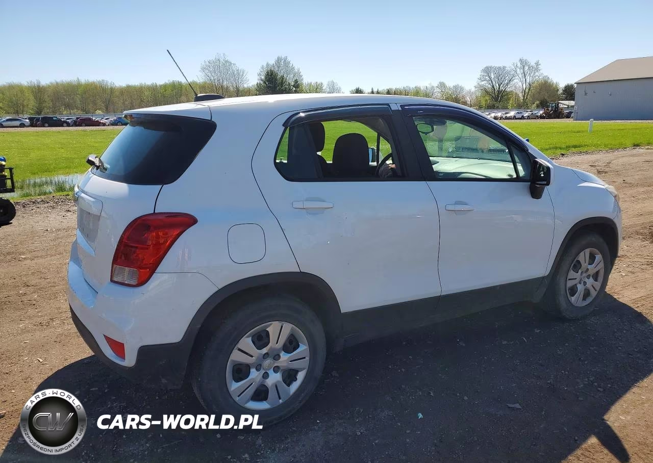 2018 Chevrolet Trax Ls VIN:KL7CJKSB8JB628458 - 3