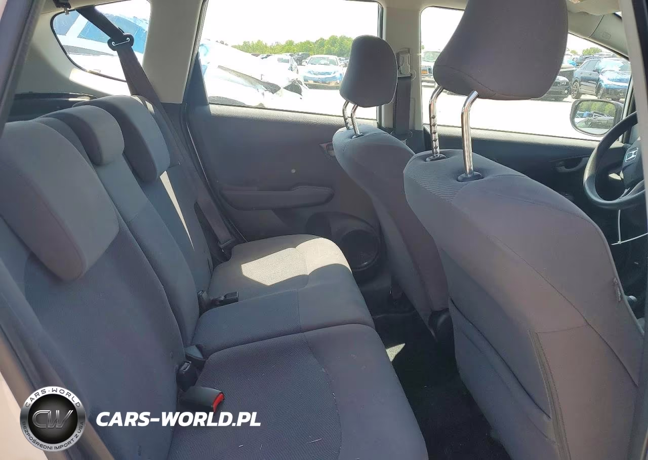 2011 Honda Fit VIN:JHMGE8H3XBS007993 - 11