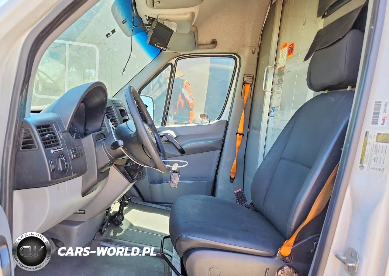 2012 Mercedes-Benz Sprinter 2500 VIN:WD3PE8CB9C5670840 - 7
