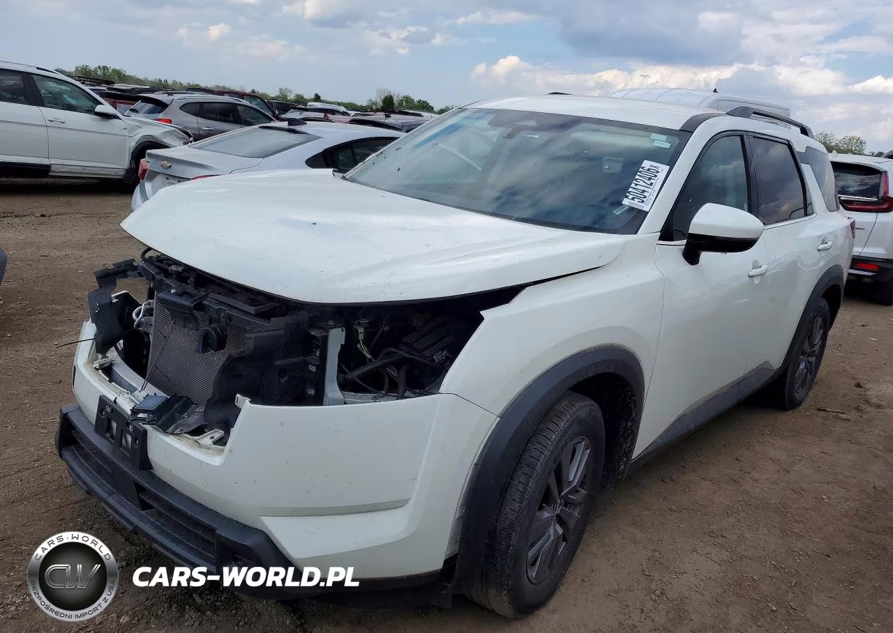 2022 Nissan Pathfinder Sv