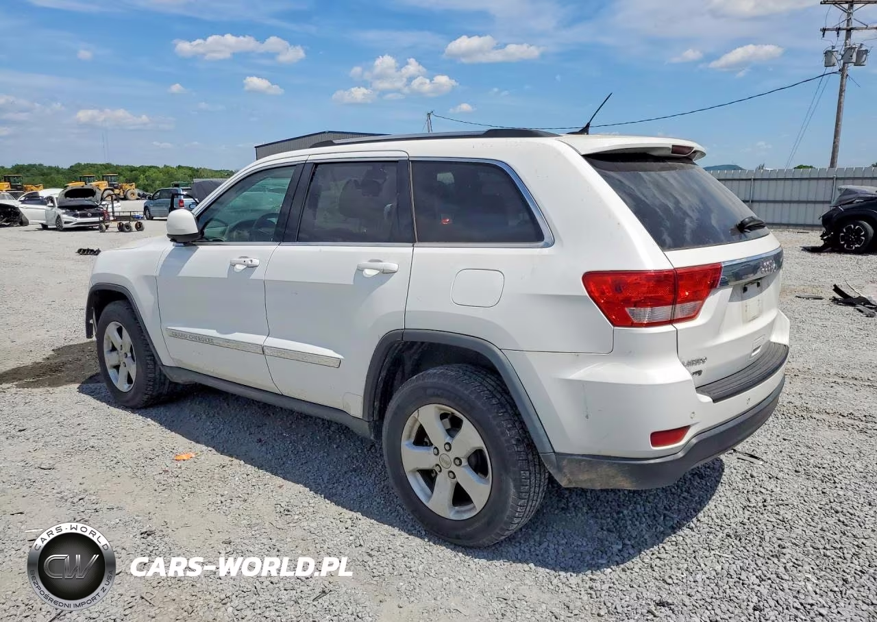 2013 Jeep Grand Cherokee Laredo VIN:1C4RJEAG7DC588061 - 2