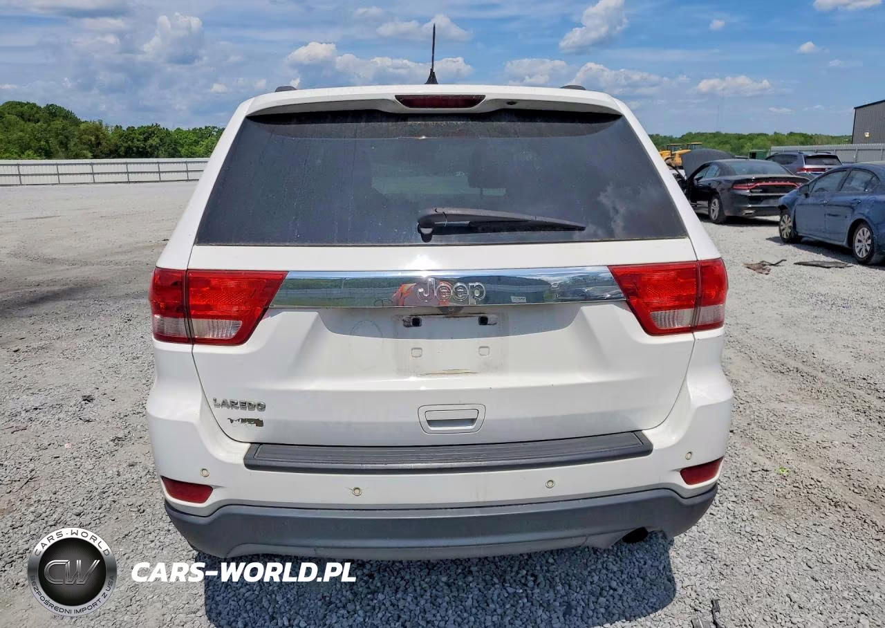 2013 Jeep Grand Cherokee Laredo VIN:1C4RJEAG7DC588061 - 6