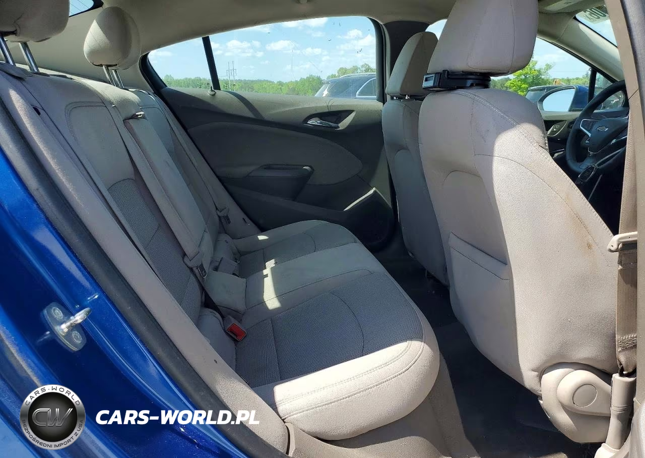 2018 Chevrolet Cruze Lt VIN:1G1BE5SM7J7130849 - 10