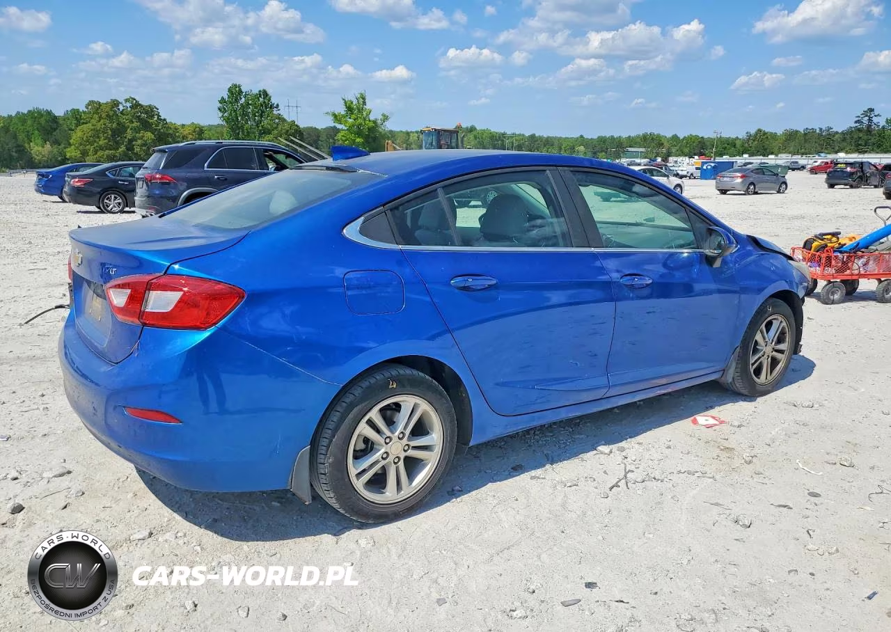 2018 Chevrolet Cruze Lt VIN:1G1BE5SM7J7130849 - 3