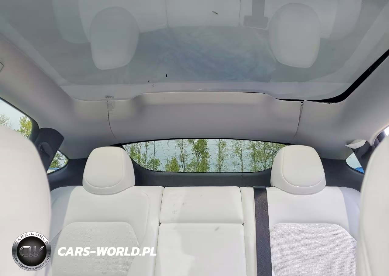 2026 Tesla Model Y VIN:7SAYGDEEXTF566346 - 10