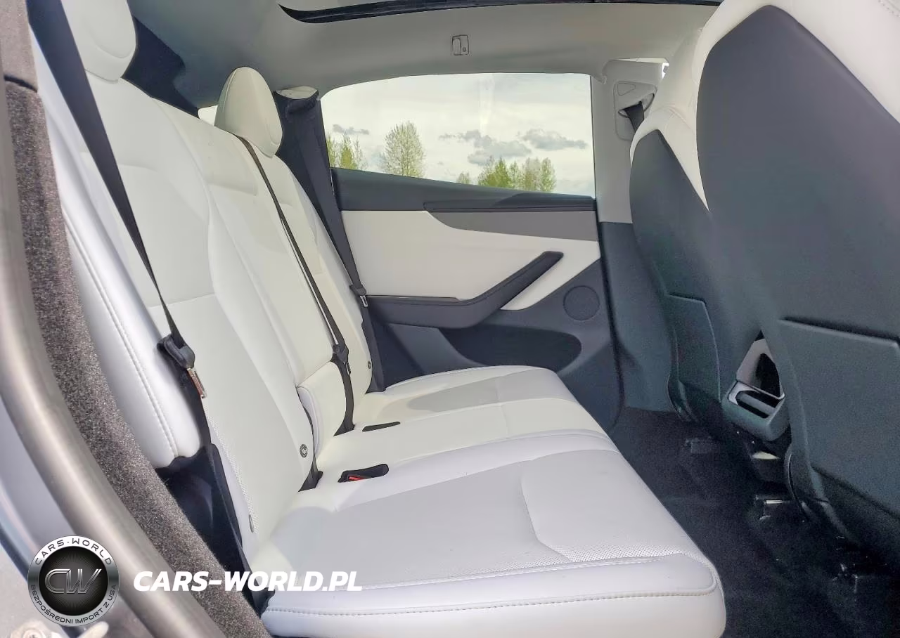 2026 Tesla Model Y VIN:7SAYGDEEXTF566346 - 11