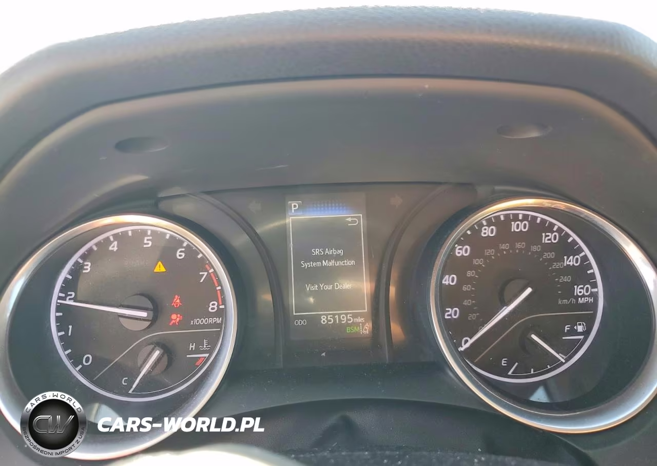 2018 Toyota Camry Le VIN:4T1B11HKXJU613878 - 9