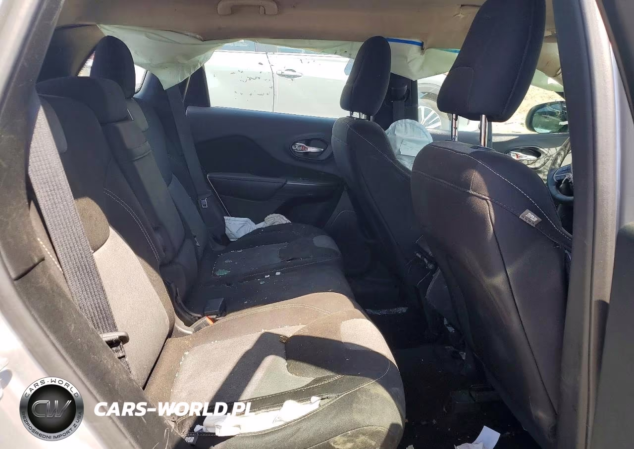2015 Jeep Cherokee Sport VIN:1C4PJLAB6FW678089 - 10