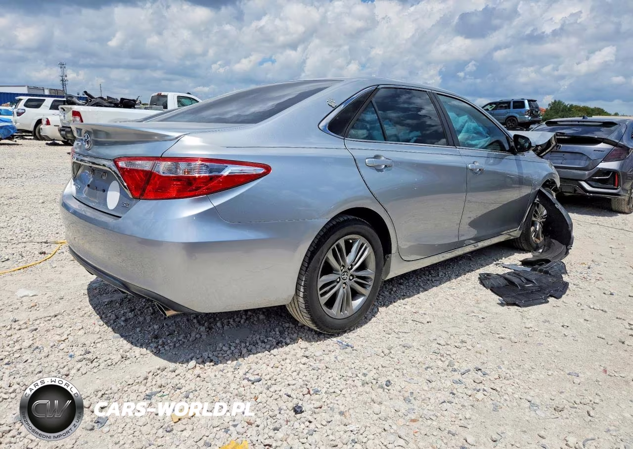 2015 Toyota Camry Se VIN:4T1BF1FK1FU038582 - 3