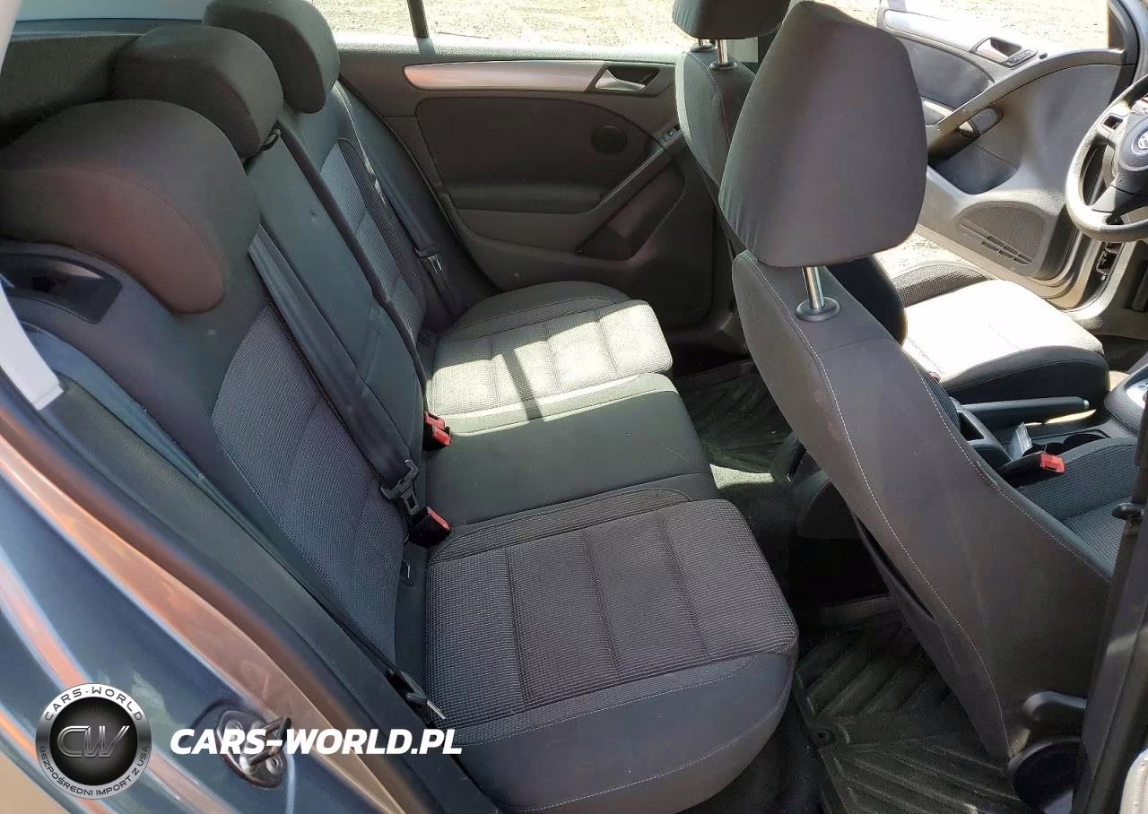 2010 Volkswagen Golf VIN:WVWDB7AJ7AW216423 - 10