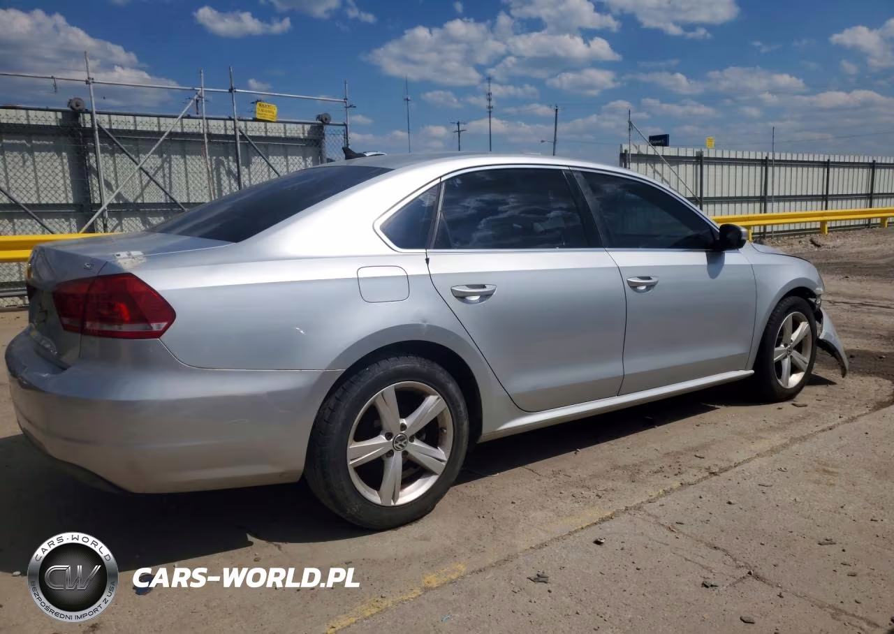 2013 Volkswagen Passat Se VIN:1VWBP7A30DC015931 - 3