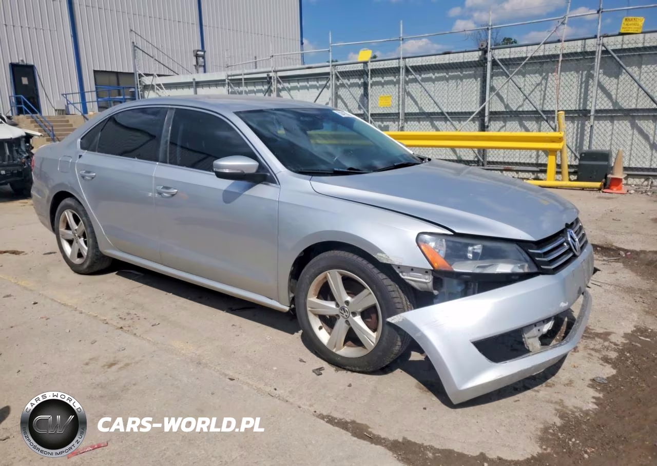 2013 Volkswagen Passat Se VIN:1VWBP7A30DC015931 - 4