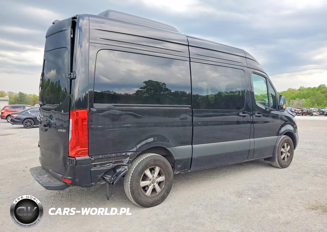 2024 Mercedes Benz Sprinter 2500 VIN:W1Z4NFHY6RP735142 - 3