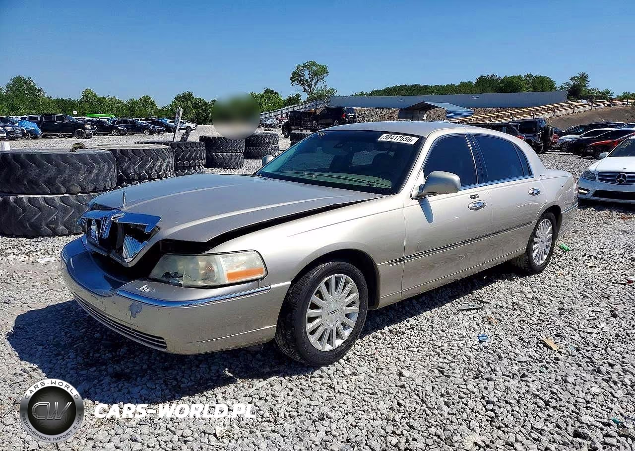 2003 Lincoln Town Car Signature