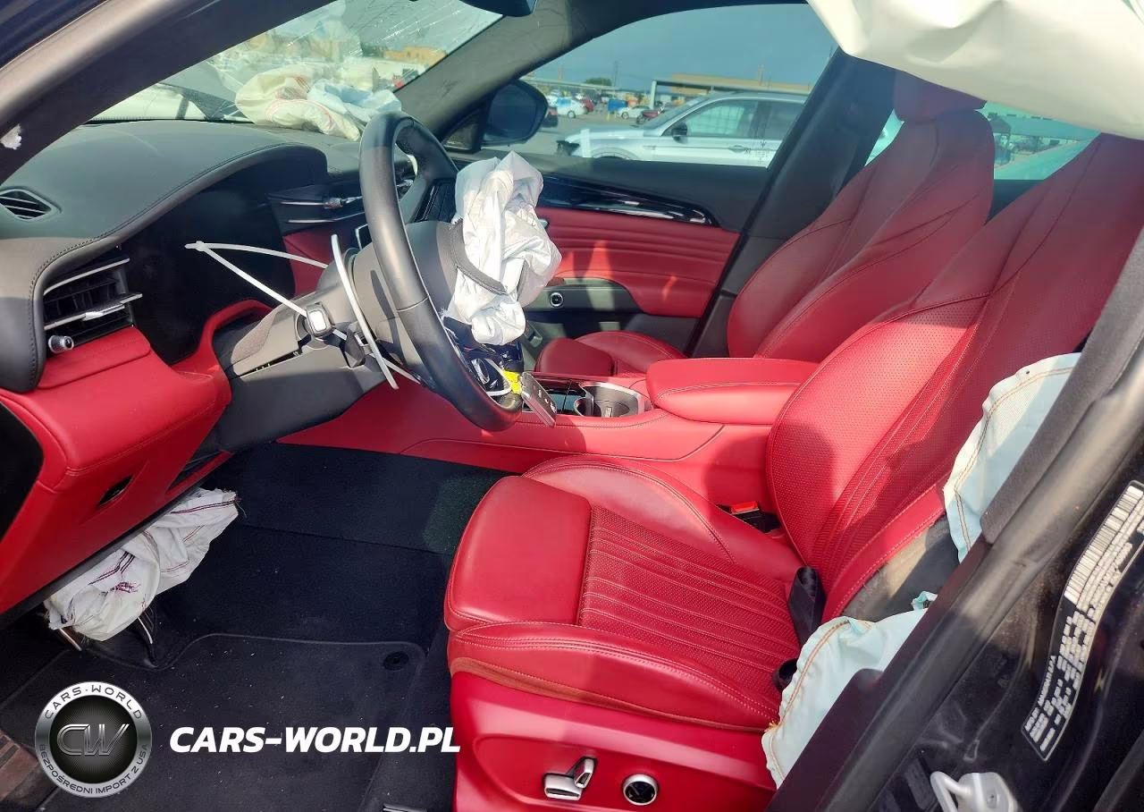 2023 Maserati Grecale Modena VIN:ZN682AVM7P7408963 - 7
