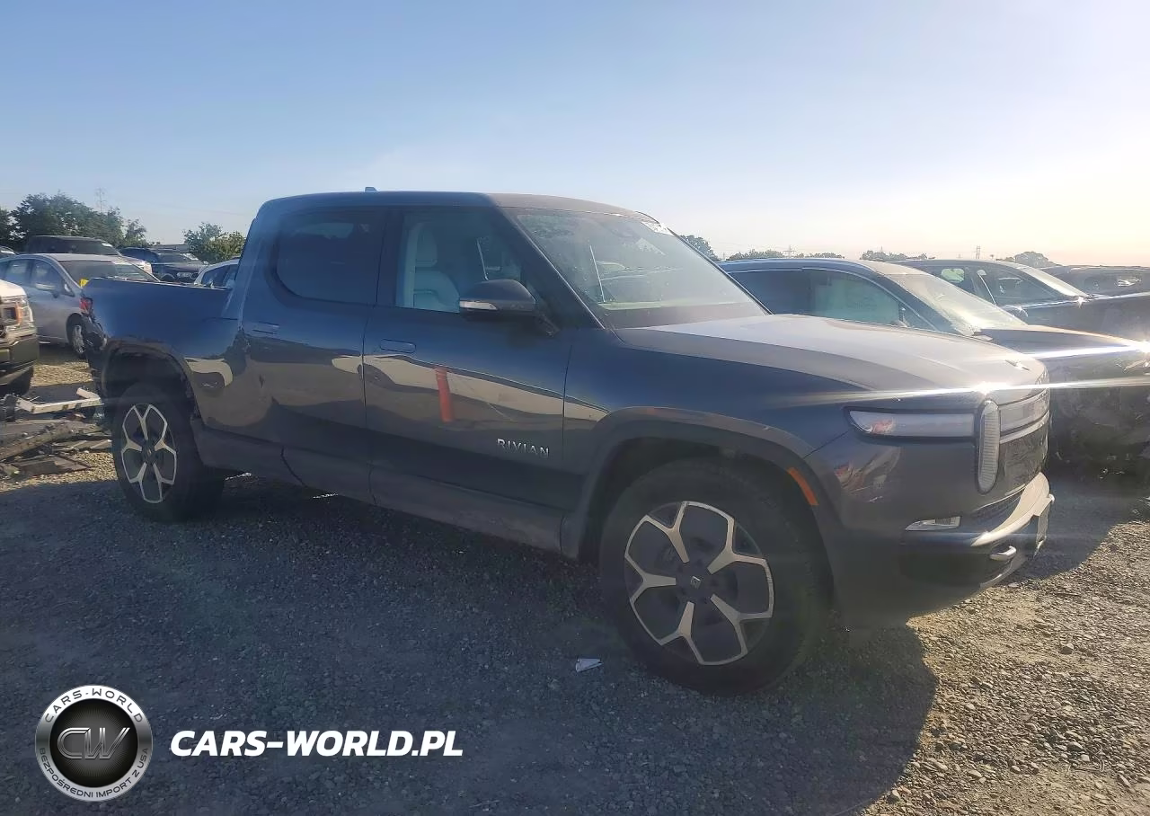 2024 Rivian R1T Adventure VIN:7FCTGBAAXRN031679 - 4