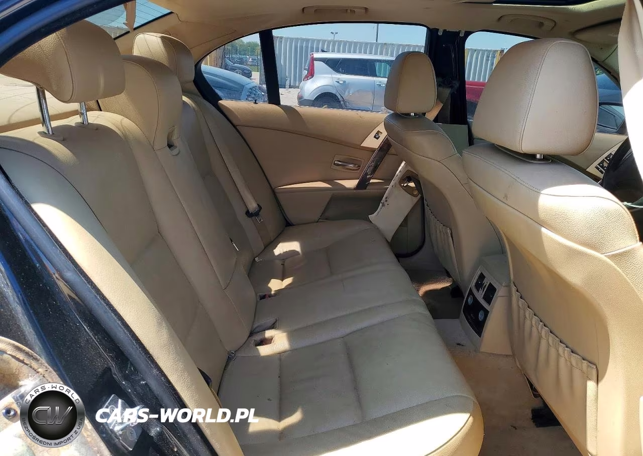 2007 BMW 525 Xi VIN:WBANF335X7CS39249 - 10
