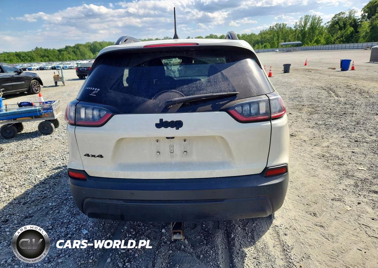 2019 Jeep Cherokee Latitude Plus VIN:1C4PJMLB5KD400972 - 6