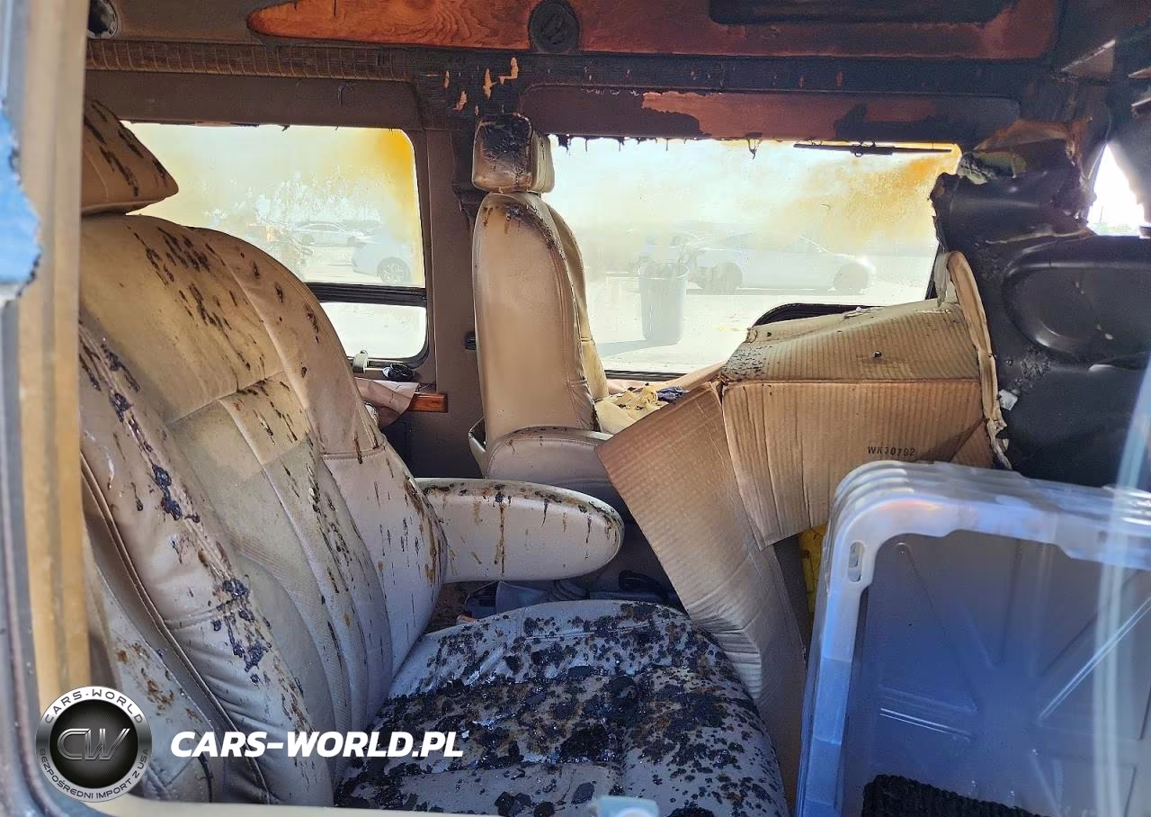 2000 Dodge Ram Van B1500 VIN:2B6HB11Z7YK127651 - 11