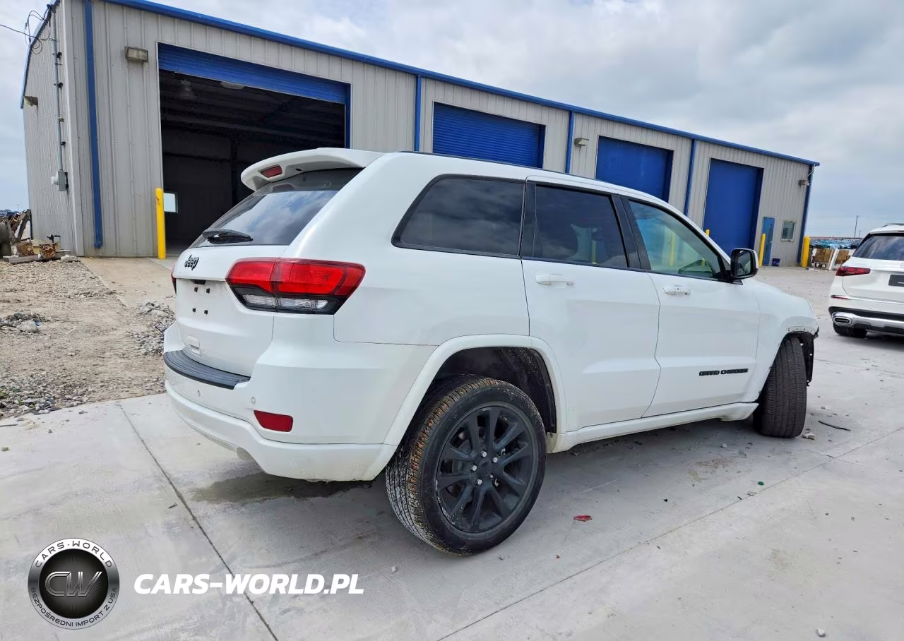 2019 Jeep Grand Cherokee Laredo VIN:1C4RJEAG4KC596910 - 3