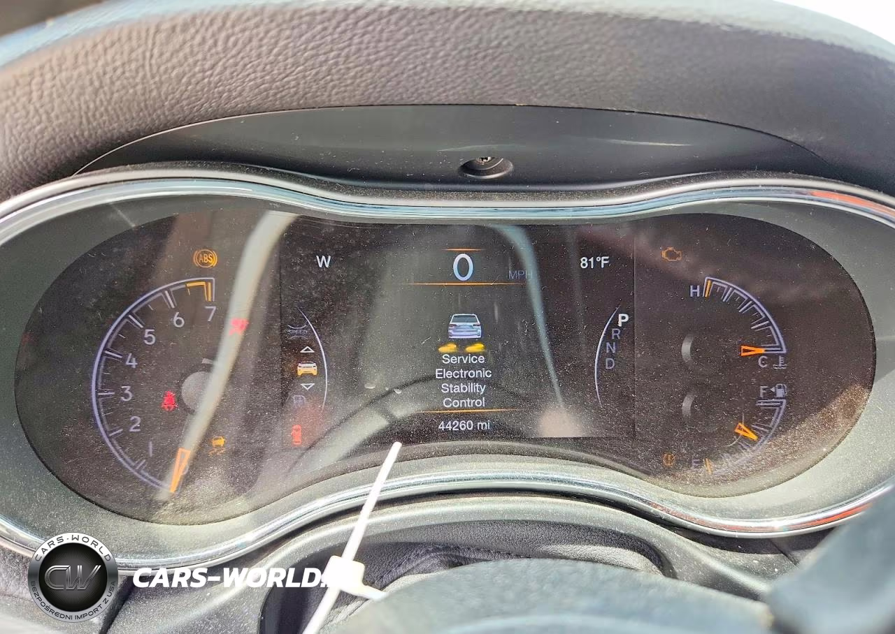 2019 Jeep Grand Cherokee Laredo VIN:1C4RJEAG4KC596910 - 9