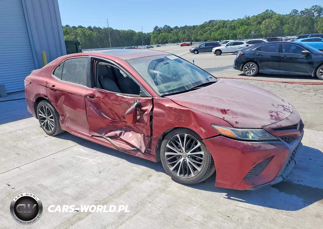 2018 Toyota Camry Se VIN:4T1B11HK8JU648757 - 4
