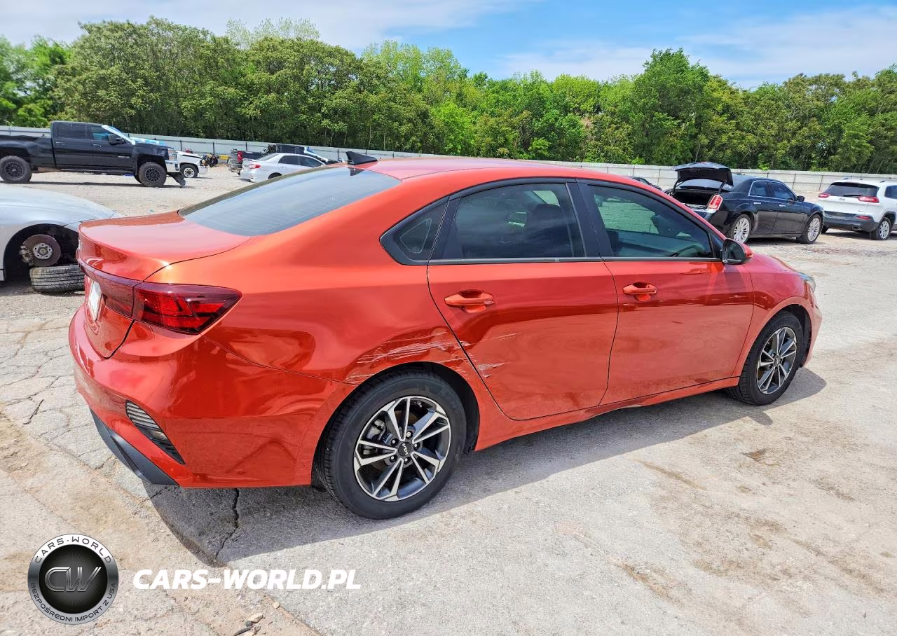 2023 Kia Forte Lxs VIN:3KPF24AD1PE650728 - 3