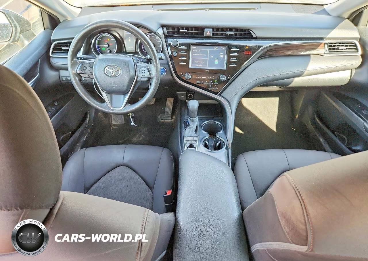 2020 Toyota Camry Le VIN:4T1C31AK1LU527113 - 8