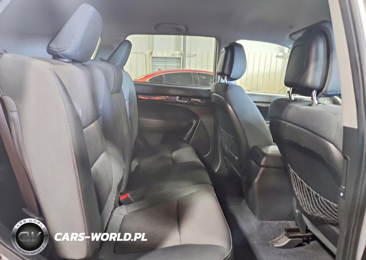 2011 Kia Sorento Lx VIN:5XYKTDA12BG096984 - 11