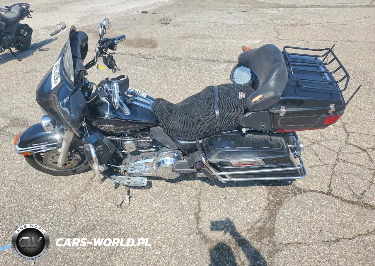 2011 Harley-Davidson Flhtcu VIN:1HD1FC419BB655528 - 3