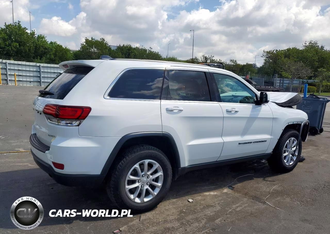2022 Jeep Grand Cherokee Laredo E VIN:1C4RJFAG1NC111178 - 3