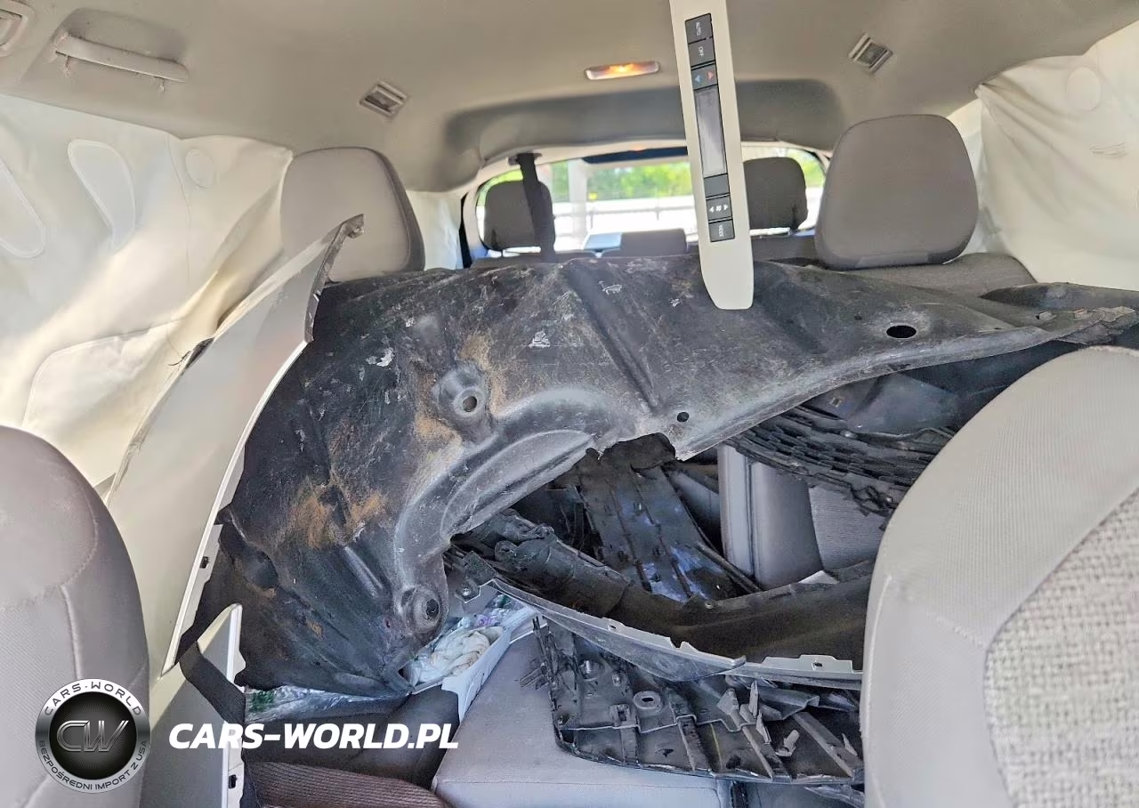 2021 Toyota Sienna Le VIN:5TDKRKEC3MS028956 - 10