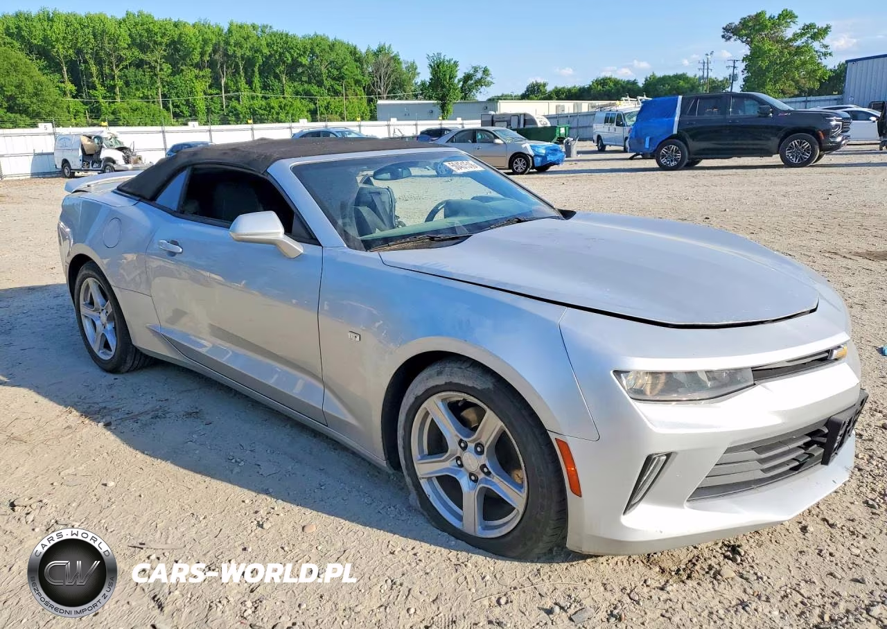 2017 Chevrolet Camaro Lt VIN:1G1FB3DX4H0213633 - 4