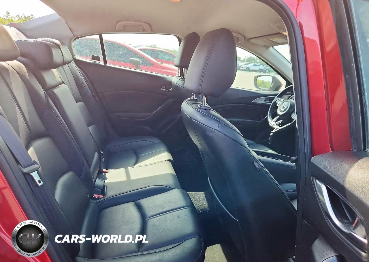 2018 Mazda 3 Touring VIN:3MZBN1V3XJM180943 - 10