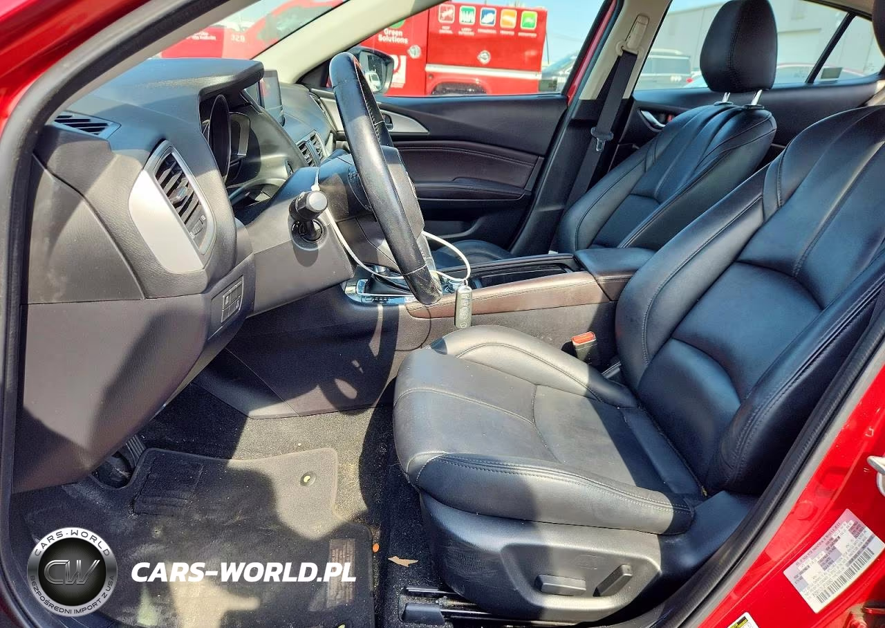 2018 Mazda 3 Touring VIN:3MZBN1V3XJM180943 - 7