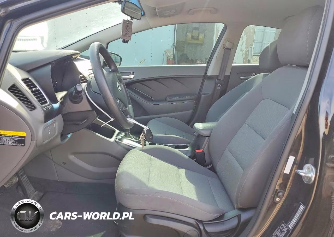 2018 Kia Forte Lx VIN:3KPFK4A74JE236683 - 7