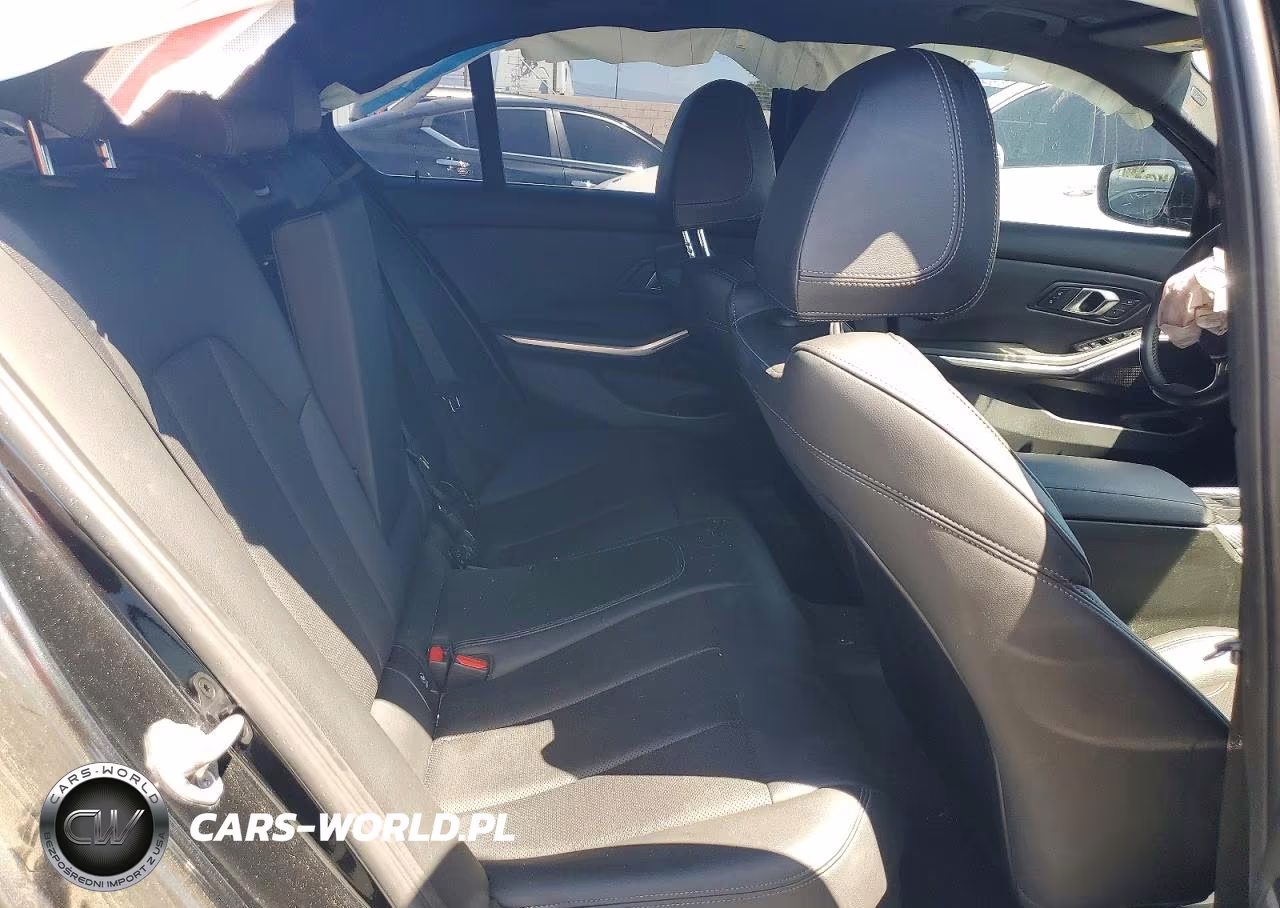 2024 BMW 330I VIN:3MW69FF00R8E02384 - 10