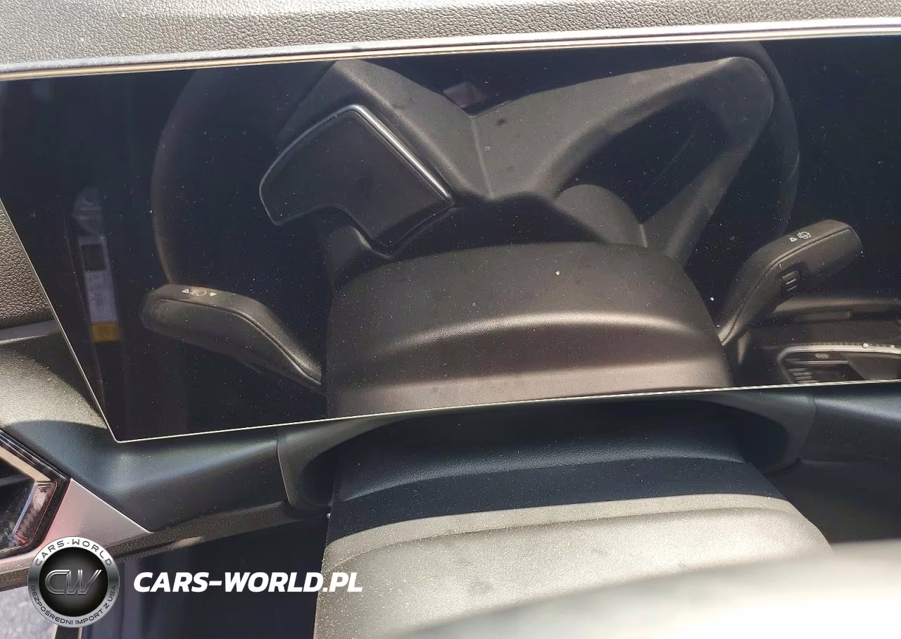 2024 BMW 330I VIN:3MW69FF00R8E02384 - 9
