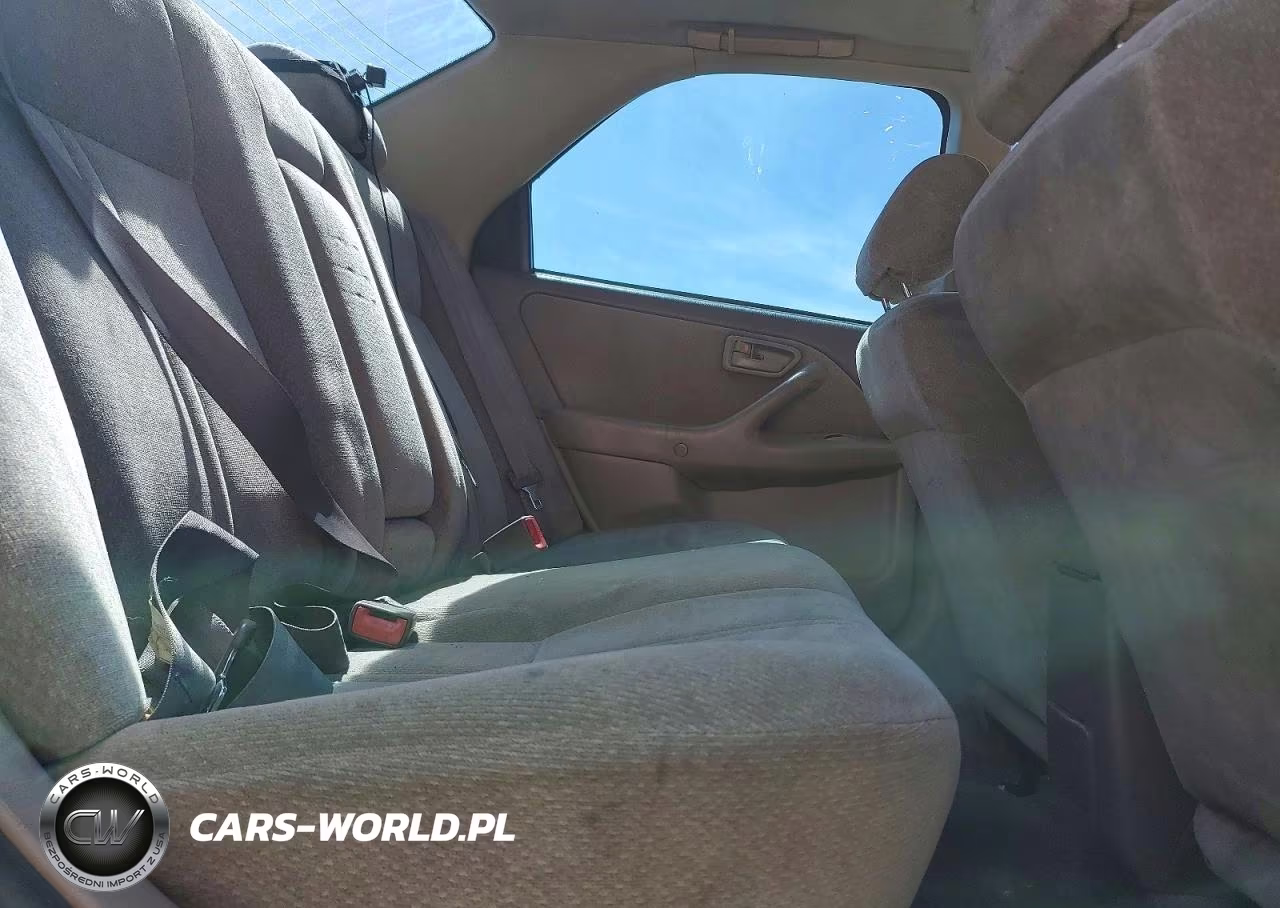 2000 Toyota Camry Le VIN:4T1BG22K0YU983325 - 10