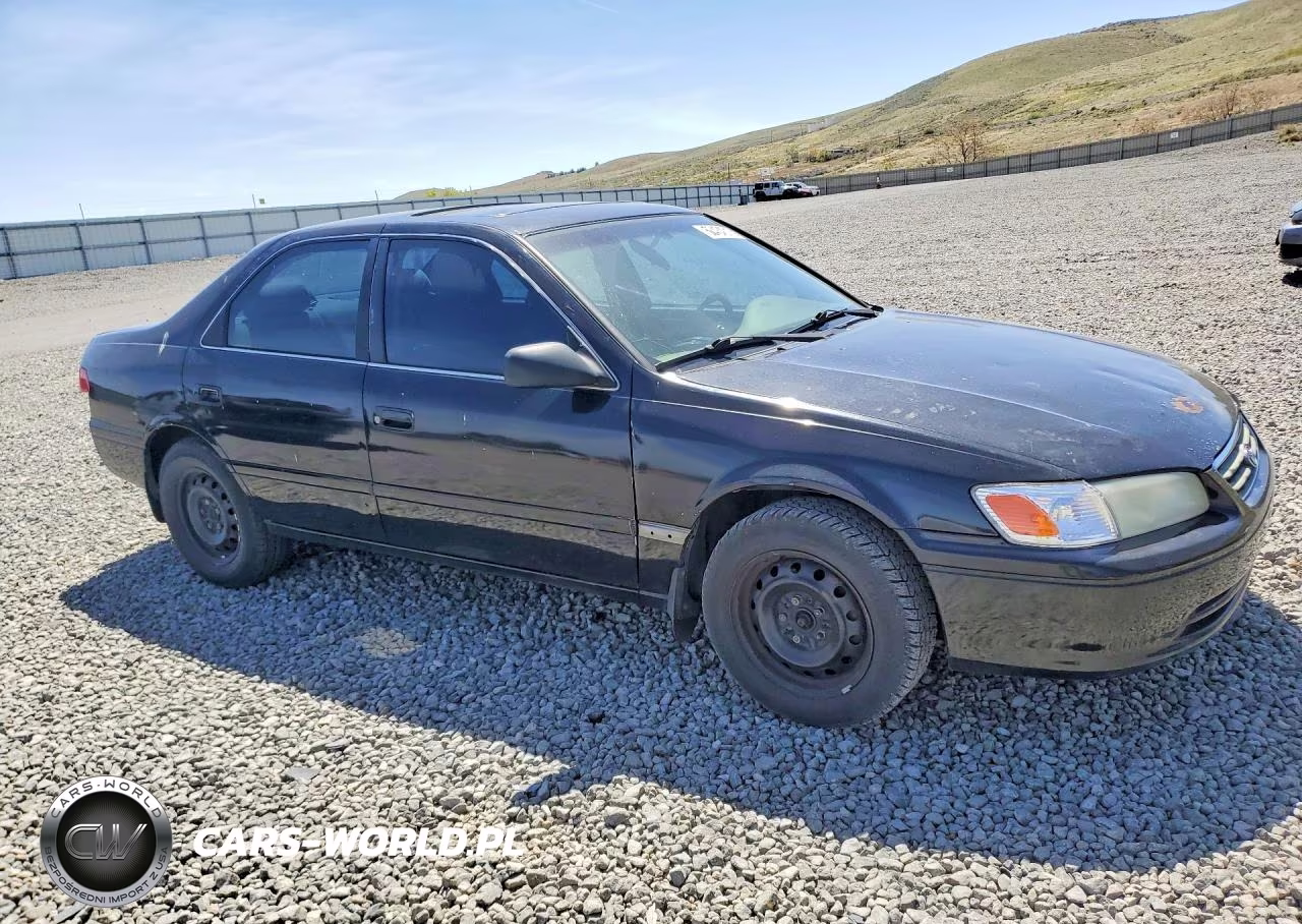 2000 Toyota Camry Le VIN:4T1BG22K0YU983325 - 4