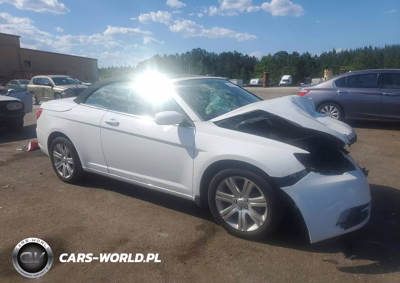 2012 Chrysler 200 Touring VIN:1C3BCBEG6CN123427 - 4