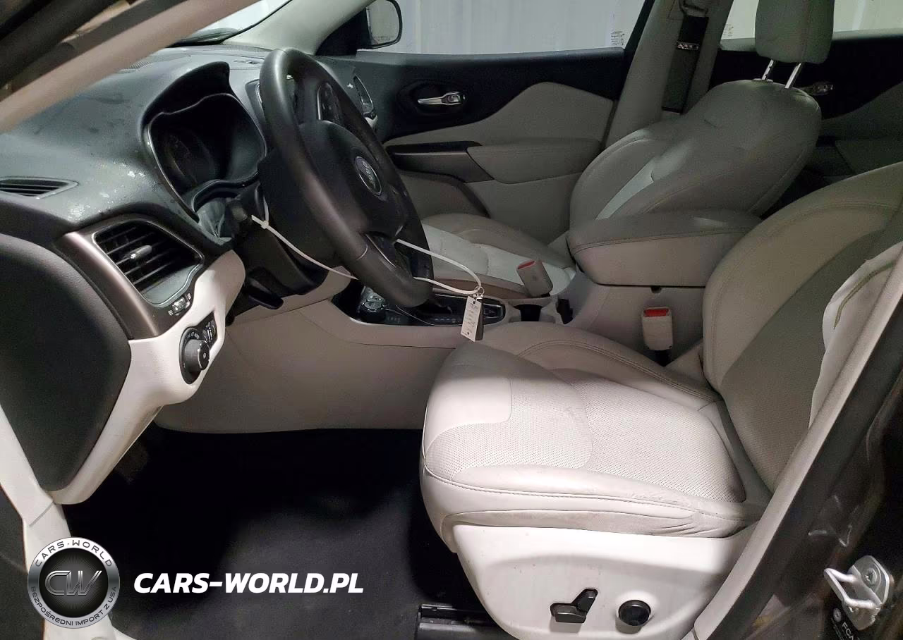 2021 Jeep Cherokee Latitude Lux VIN:1C4PJMMX7MD217182 - 7